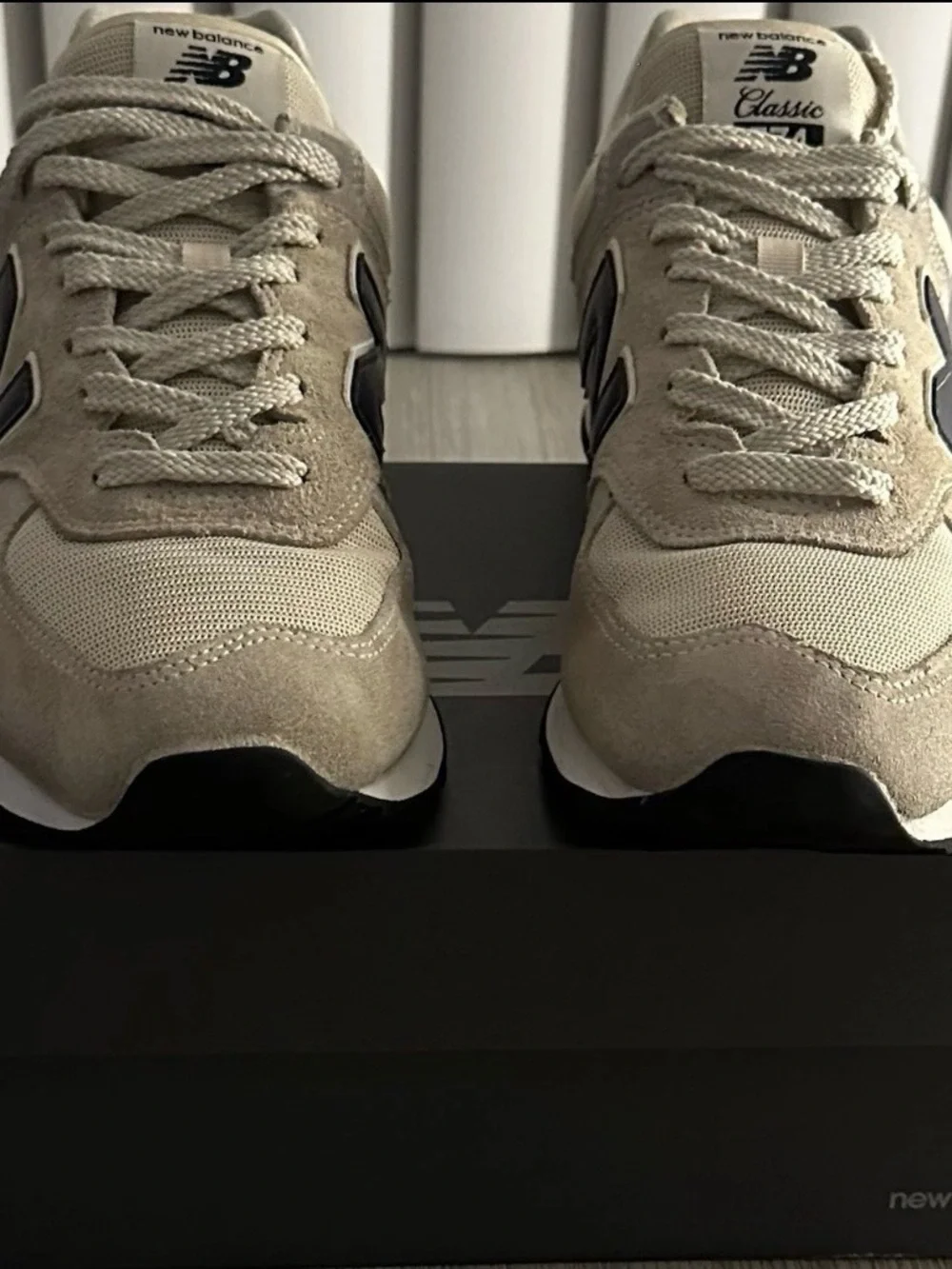 New Balance Men's Sneakers in Beige and Black Accents